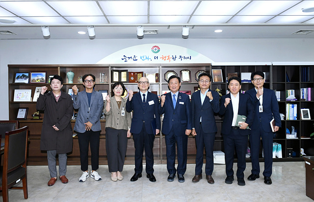 0928 구리문화재단, 송영한 신임 대표이사 임명장 수여…공식 업무 시작2.jpg