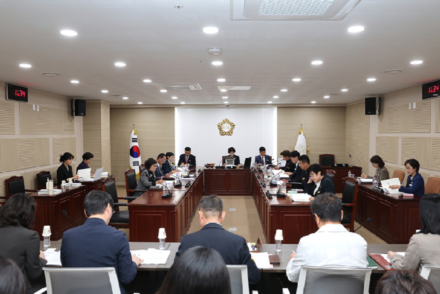 1792048547848.jpg 의회사진.jpg