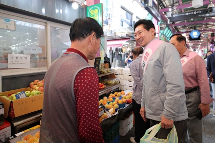 이상일 용인특례시장, 추석 맞아 전통시장과 사회복지시설 찾아