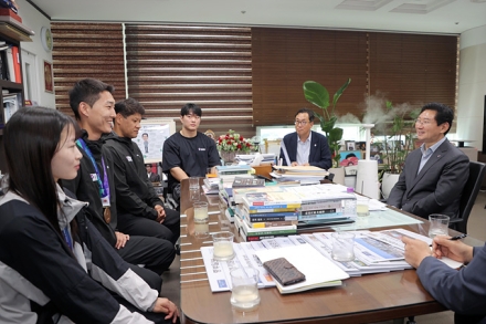 이상일 용인특례시장, 시 명예 빛낸 소속 선수들 격려