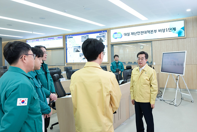 대설 대응 상황 점검 나선 김동연, 도-시군 긴급지원체계 가동 등 특별 지시