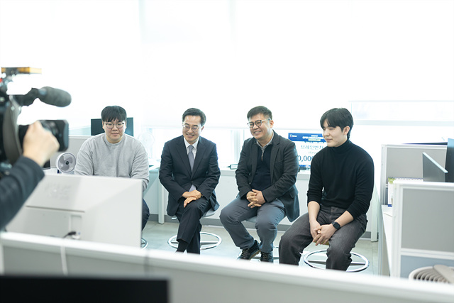 김동연 주 30시간 근무 스타트업 찾아
