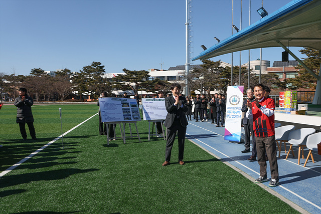 강원도립대학교 여자축구부 창단 20주년 기념... 김진태 도지사 격려 방문