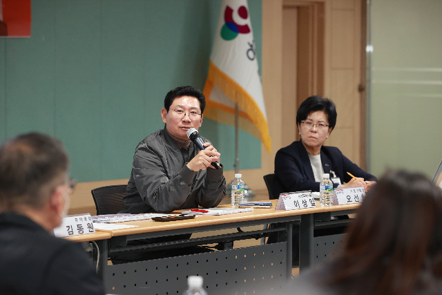 이상일 용인특례시장, “공직자들 시민 문제 접할 때 자신이 그 동네에 사는 시민이란 입장에서 개선책 모색하라