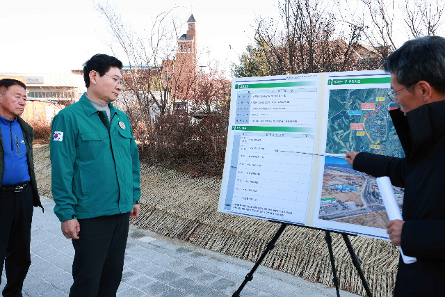 이상일 용인특례시장, 도로확장과 개선사업 이뤄진 처인구 이동읍 송전입구 현장점검