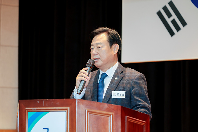 구리시의회 신동화 의장, 온정의 손길을 나누는 온(溫)과 어둠을 밝히는 불을 켜는 온(ON)을 통해 강추위를 함께 이겨내는 출발점 되길