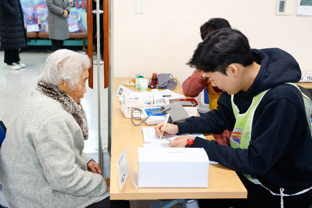 이천시의사회, 연초 의료봉사로 따뜻한 나눔 실천