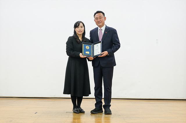 여주시육아종합지원센터, “2025년 경기도형 보육컨설팅 유공” 경기도지사 표창 수상