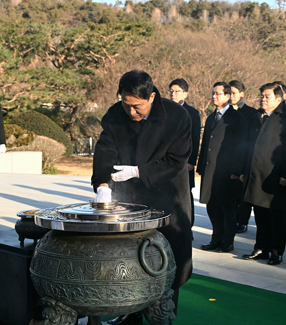 오세훈 시장, 병오년(丙午年) 새해맞아 국립서울현충원 참배