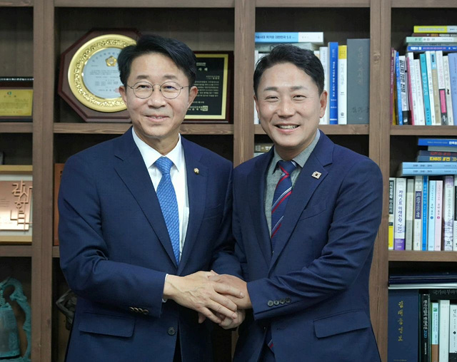 진석범 화성시장 예비후보, 조정식 대통령 정무특보와 차담회…“이재명 정부 먹사니즘 화성에서 실현”