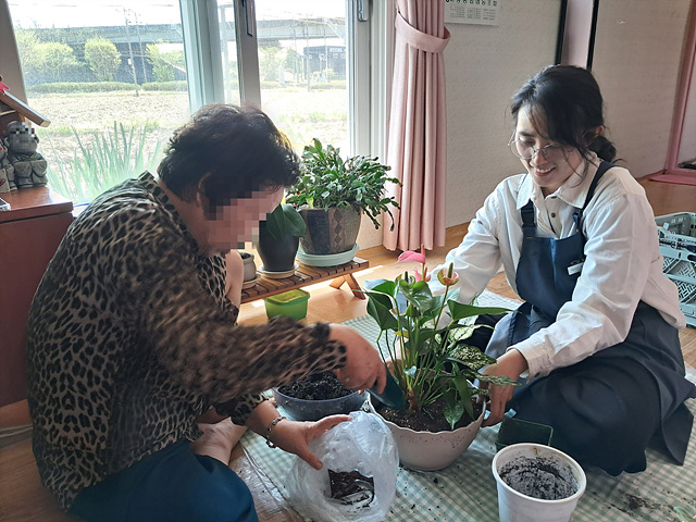 안성시, ‘독거노인 원예 치유 프로그램’ 운영… 정서적 안정 지원