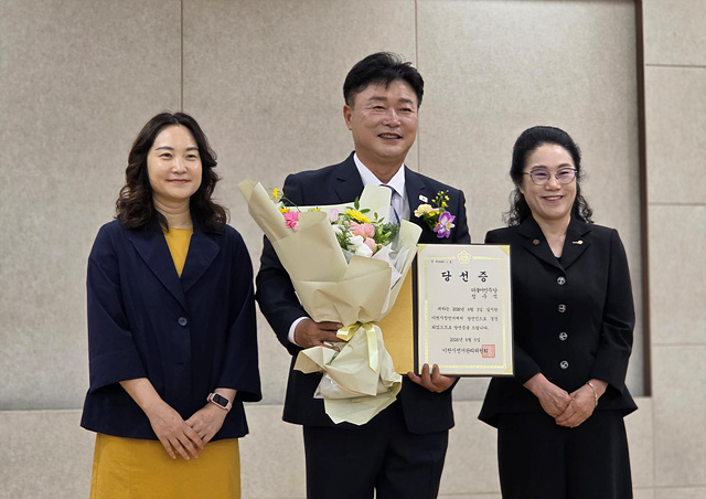 성수석 이천시장 당선인, 도·시의원 당선인들과 당선증 교부식 참석… "새로운 이천 향해 함께 나아갈 것"