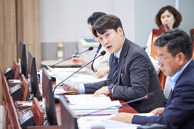 김일중 의원, 도시환경위원회 첫 업무보고서