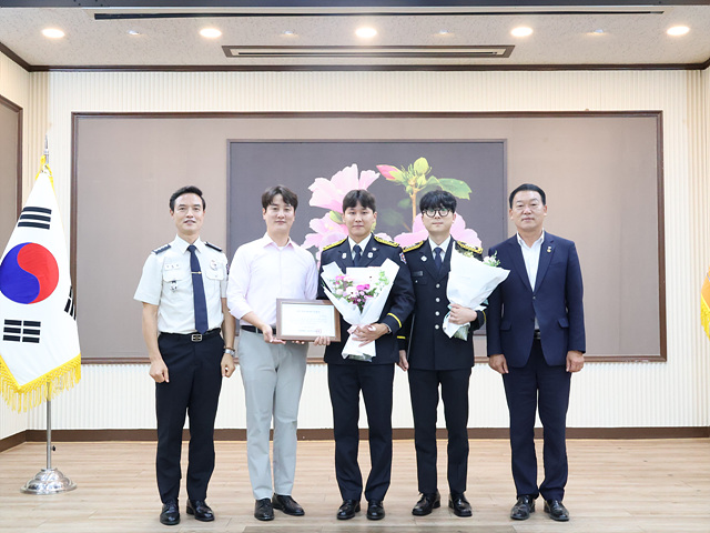 이천소방서, 비번 날 마라톤 현장에서 시민 구한 소방관에 ‘하트세이버’ 인증서 수여