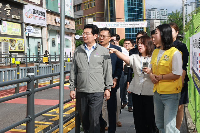 이상일 용인특례시장, 성복동 효자초 통학로 현장 점검