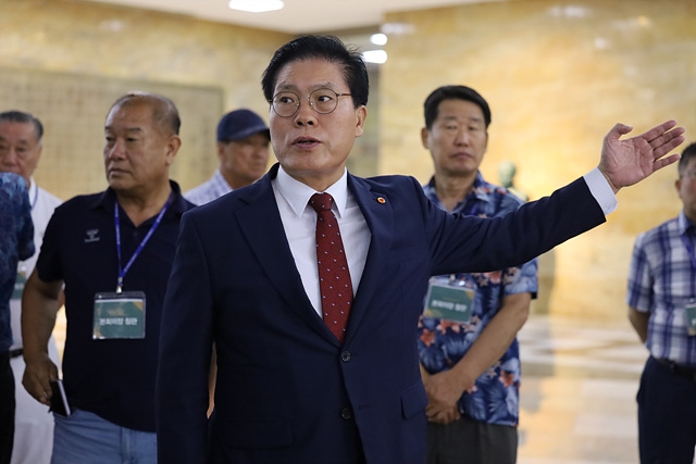 송석준 외교통일위원장, “국민의힘 이천시당협 부위원장단 국회 초청 간담회 개최”