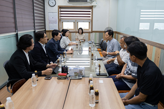 경상원, 김포 모아패션아울렛 상권 현장 방문…우수 운영사례 공유