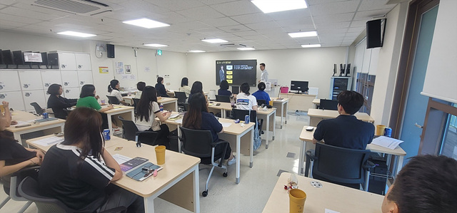 이천시, 공직자 반도체 특강·SK하이닉스 현장 견학 실시