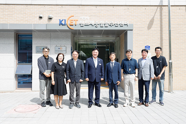 성수석 이천시장, 한국세라믹기술원 이천분원 방문… 반도체 산업 경쟁력 강화 논의