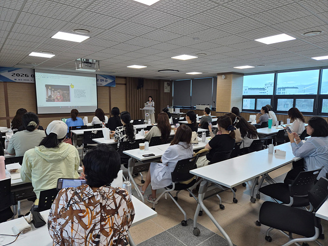 이천교육지원청, ‘AI-ON 부모학교’로 AI 시대 건강한 디지털 성장 잇는다