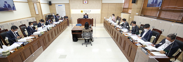 210421 의회운영위, 제351회 제1차 상임위원회 개최 (1).jpg