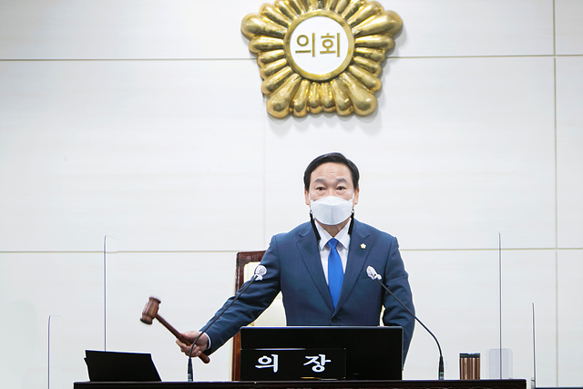 화성시의회 원유민 의장.jpg