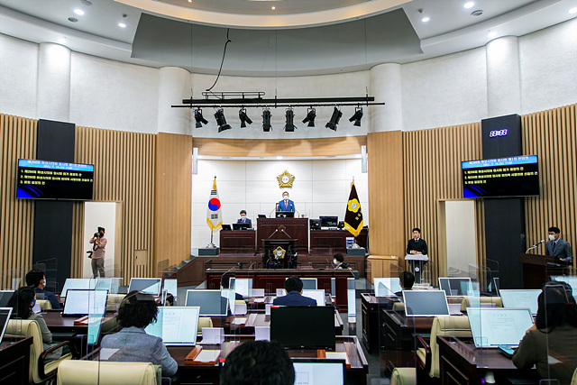 204회임시회사진1.jpg