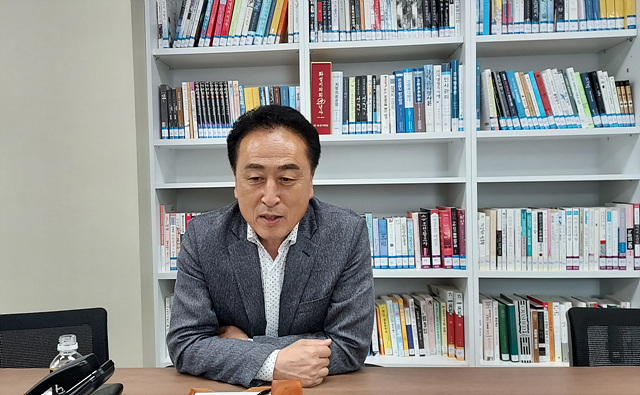 김홍성2.jpg