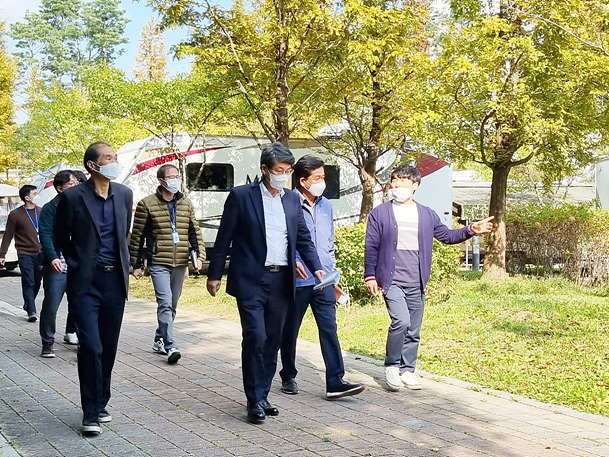 유문종 수원시 제2부시장, 광교호수공원 일원 사업대상지 점검.jpg