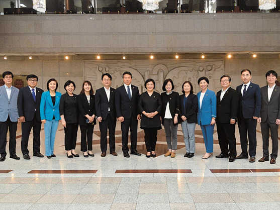 211105 경제노동위원회, 2021년 행정사무감사 돌입.jpg