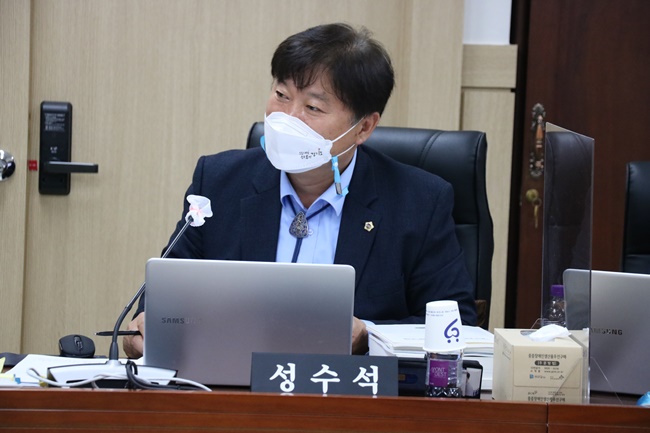 211109 성수석 의원, 권역별·거점별 공연 제작 필요 지적.jpg