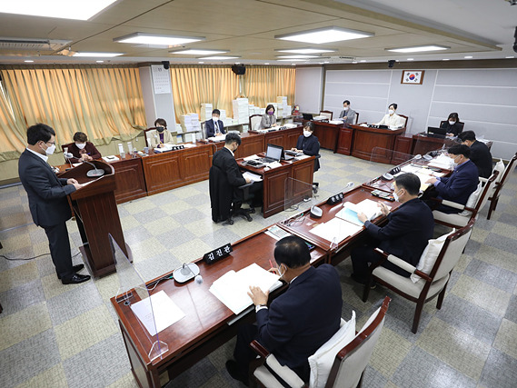 20211119_수원시의회 복지안전위, 소관부서 행정사무감사 실시.jpg