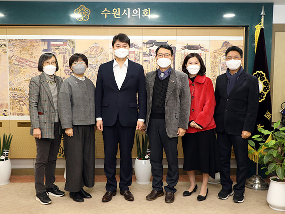 20211202_수원시의회 조석환 의장, 관내 종합사회복지관장과 간담회 개최 (1).jpg