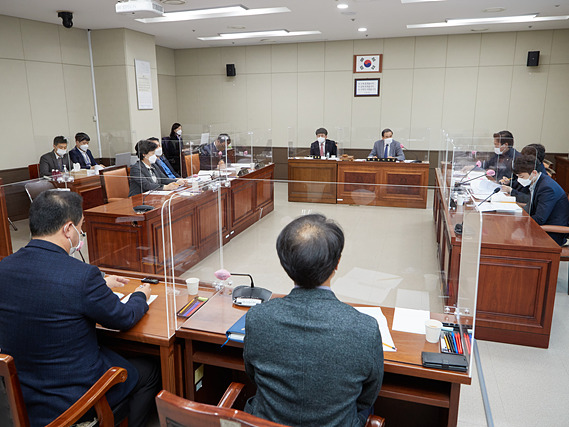 20211203 행정사무감사 9일차-4.도시건설위원회.jpg