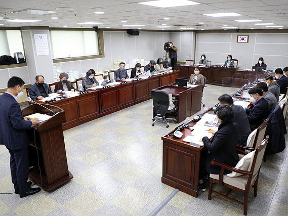20211209_2수원시의회 예결특위, 2022년도 예산안 심사 돌입.jpg