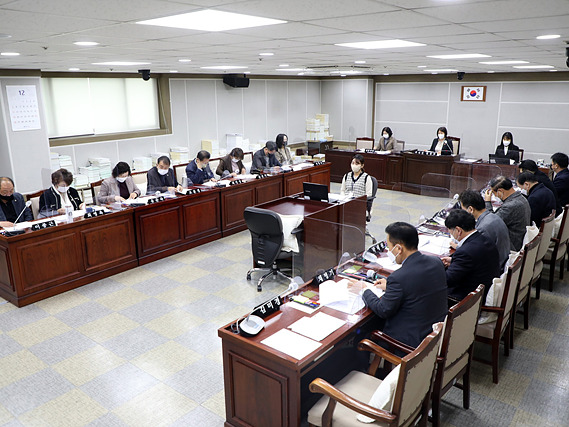 20211214_수원시의회 예결특위, 2022년도 수원시 예산안 의결.jpg