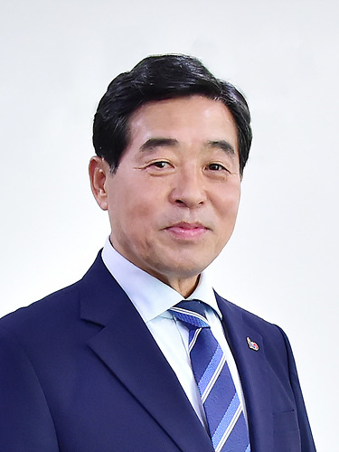 윤화섭 안산시장(동정용 사진).jpg