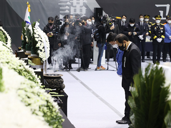 220108 장현국 의장, 8일 경기도 순직 소방공무원 합동 영결식 참석 (3).jpg