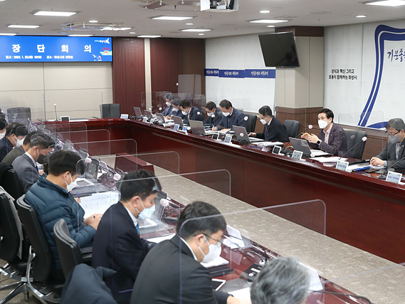사진1-1. 시장주재 국장단회의.jpg