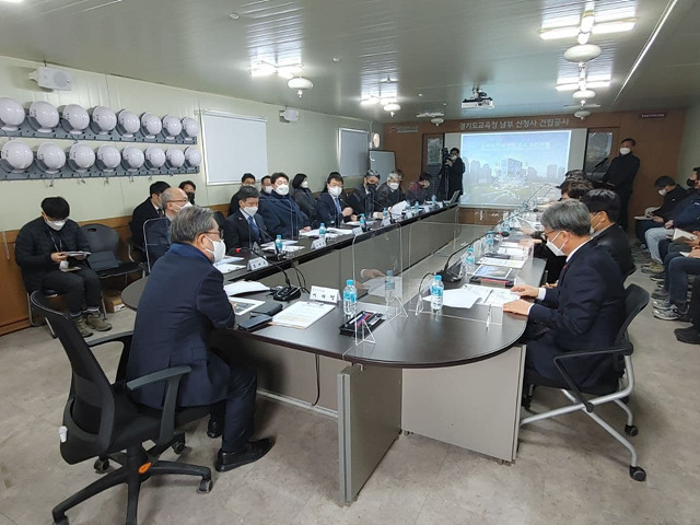 0207 이재정 교육감, 광교 새청사 건립공사 현장 점검(사진1).jpg
