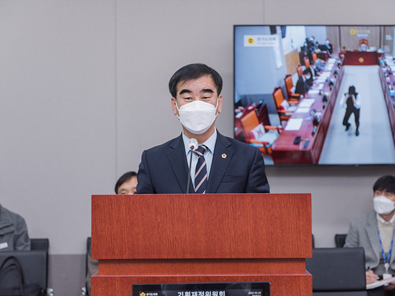 220324 염종현 의원, 남북교류협력 증진 및 운용 조례개정안 상임위 통과.jpg