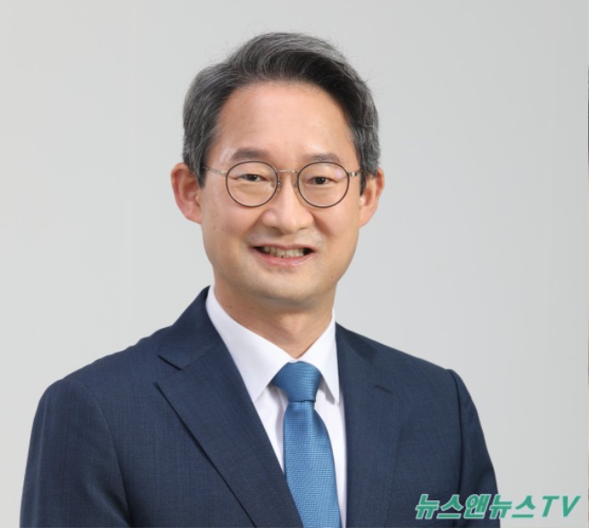 김희겸 예비후보 상반신.jpg