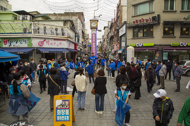 엄태준 거리유세1.jpg