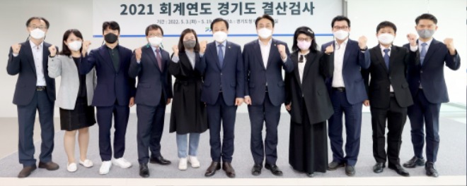 220504 장현국 의장, 4일 2021회계연도 결산검사장 방문...예산집행 우수사례 발굴 등 주문 (1).jpg