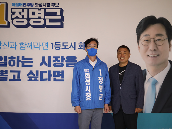 5-10-6_용이동_지역사회보장협의체_책과_함께하는_시간_문화상품권_물품_지원 (1).jpg