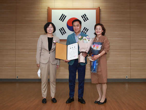 제8회_동시자방선거_평택시장_당선증_교부식.jpg