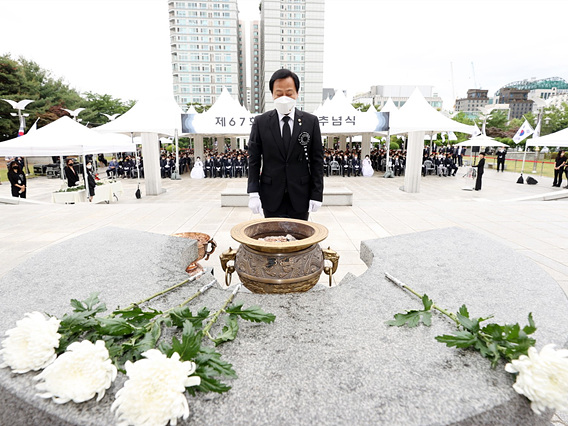 220606 장현국 의장, 제67회 현충일 추념식 참석 (2).jpg