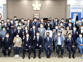 2022.06.22._제367회 임시회 폐회 및 폐회식 (1).jpg