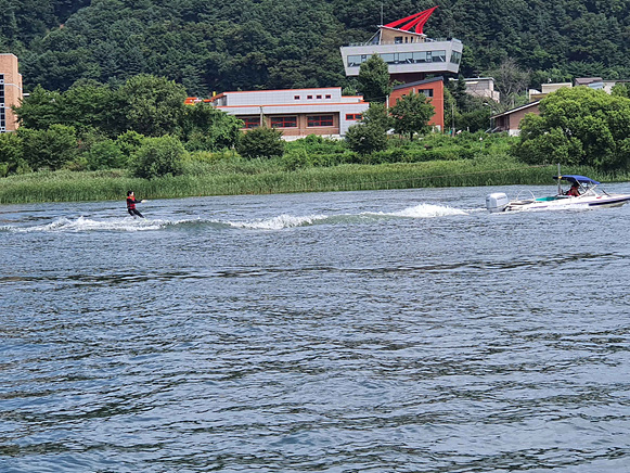 사진1(수상레저+활동사진).jpg