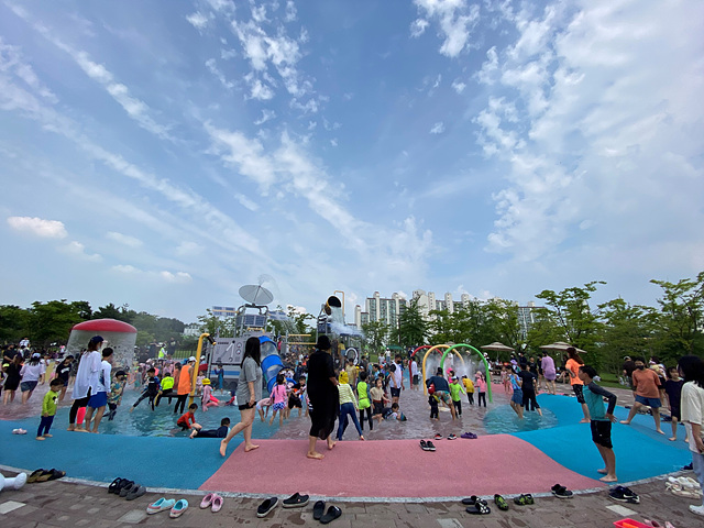 7-4-10-3_평택시_도시공원_내_물놀이장_개장.jpg